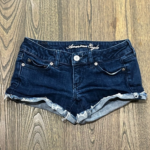 American Eagle Shorts Shortie Dark Wash Stretch Low Rise Denim Blue Size 4 - Picture 1 of 7